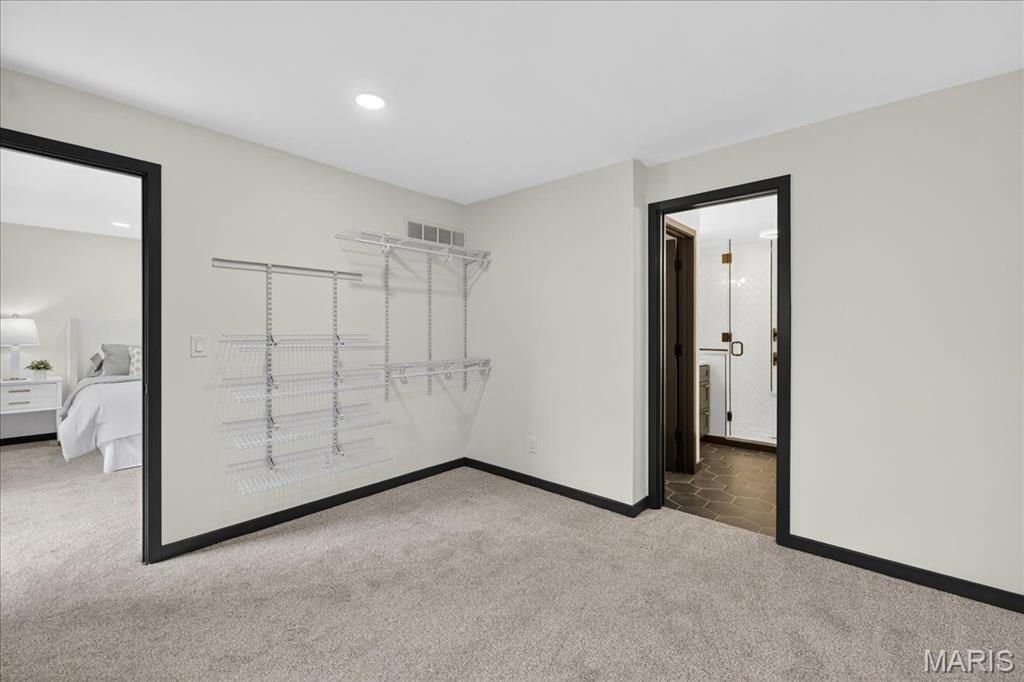 St Louis, Missouri 63132, United States, 4 Bedrooms Bedrooms, ,3 BathroomsBathrooms,Residential,Pending,182494