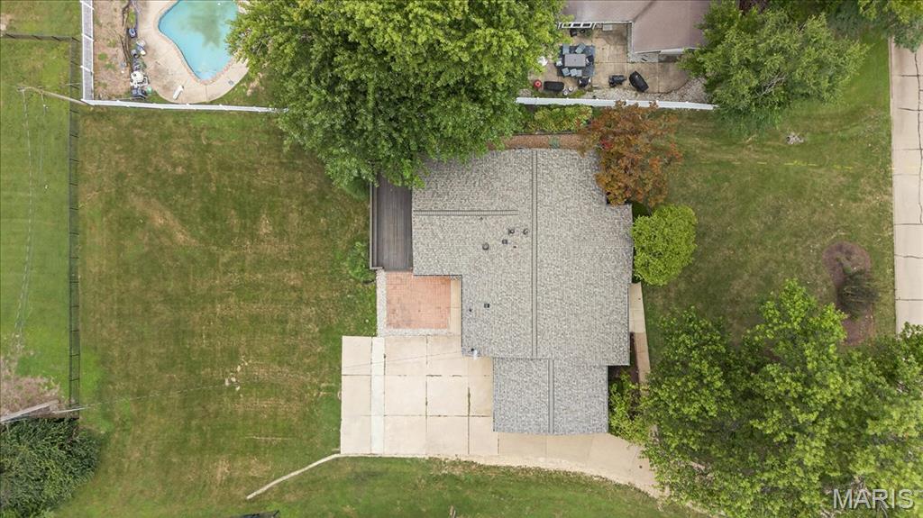 St Louis, Missouri 63132, United States, 4 Bedrooms Bedrooms, ,3 BathroomsBathrooms,Residential,Pending,182494