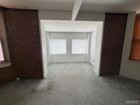 Tiny photo for 2017 S Grand Boulevard #304, St Louis, MO 63104 (MLS # 26009149)