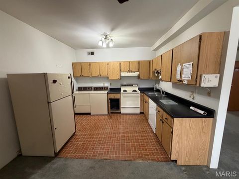 Tiny photo for 2017 S Grand Boulevard #304, St Louis, MO 63104 (MLS # 26009149)