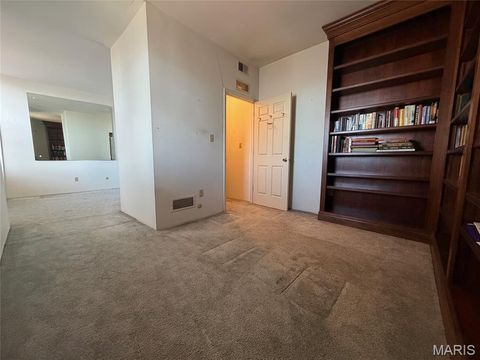 Tiny photo for 2017 S Grand Boulevard #304, St Louis, MO 63104 (MLS # 26009149)