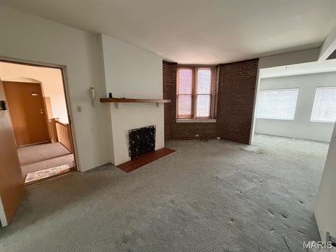 Tiny photo for 2017 S Grand Boulevard #304, St Louis, MO 63104 (MLS # 26009149)