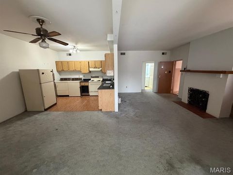 Tiny photo for 2017 S Grand Boulevard #304, St Louis, MO 63104 (MLS # 26009149)