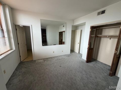 Tiny photo for 2017 S Grand Boulevard #304, St Louis, MO 63104 (MLS # 26009149)