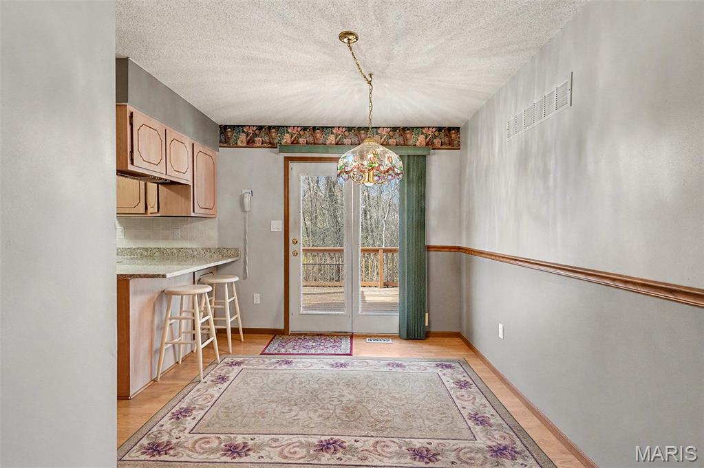 887 Woodridge Drive