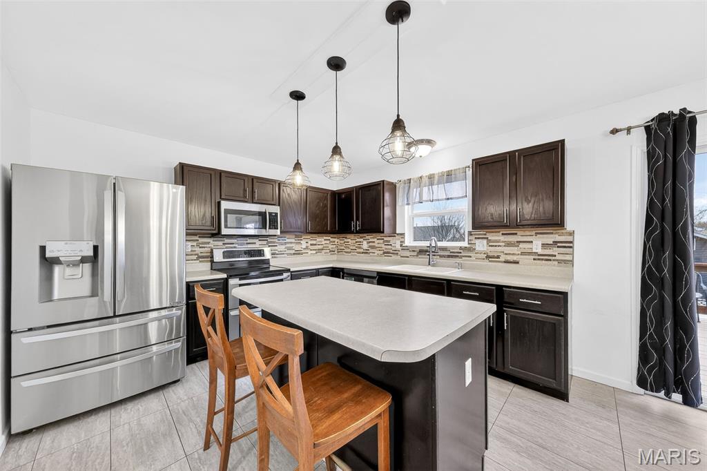 401 Valley Oaks Drive