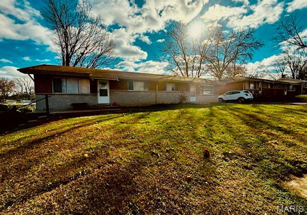 Photo of 1200 Chargene Street, St Charles, MO 63301 (MLS # 25079204)