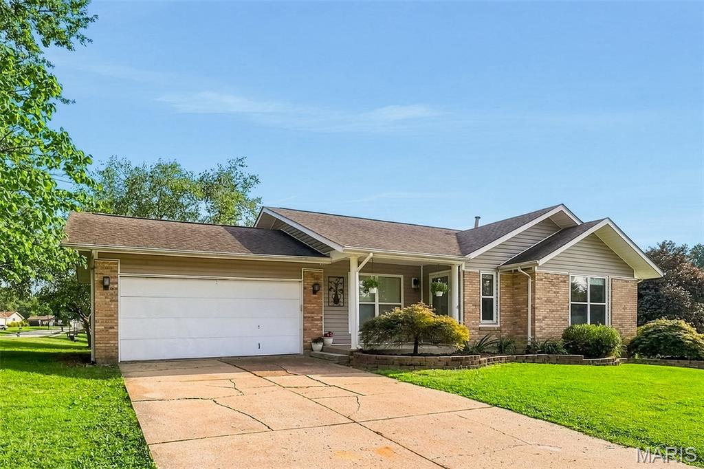 Photo of 201 Clearwood Court, St Peters, MO 63376 (MLS # 26033605)