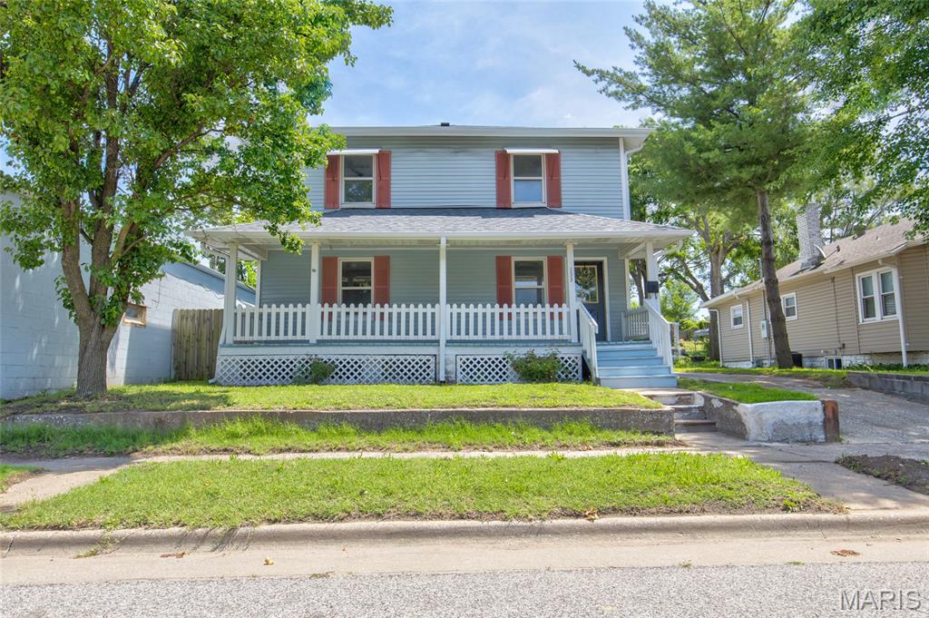 Photo 1 of 42 — 133 E Alton Avenue, East Alton, IL 62024