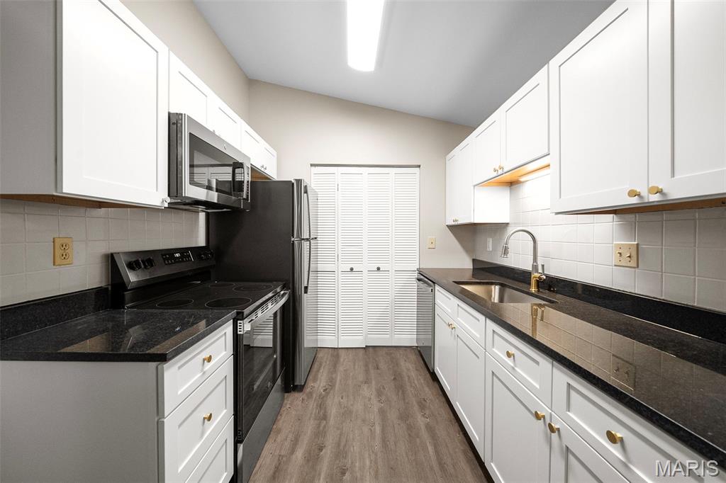 Sandalwood Creek Condo Ph Four- - Residential