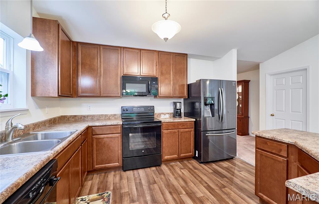 5124 Eagle Wing Court