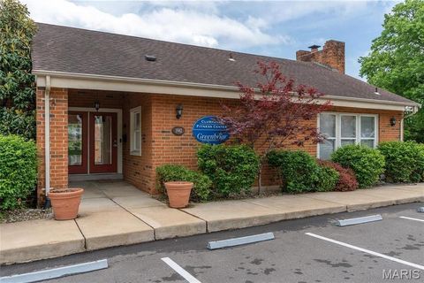 Tiny photo for 1949 Hunting Lake Court #304, Kirkwood, MO 63122 (MLS # 25076654)