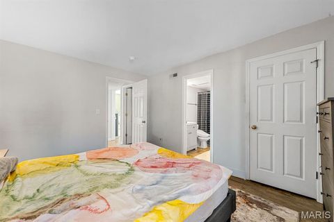 Tiny photo for 1949 Hunting Lake Court #304, Kirkwood, MO 63122 (MLS # 25076654)