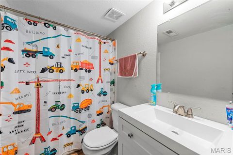 Tiny photo for 1949 Hunting Lake Court #304, Kirkwood, MO 63122 (MLS # 25076654)