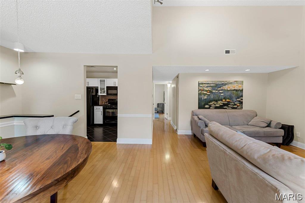 Brentwood Forest Condo Ph Three - Residential