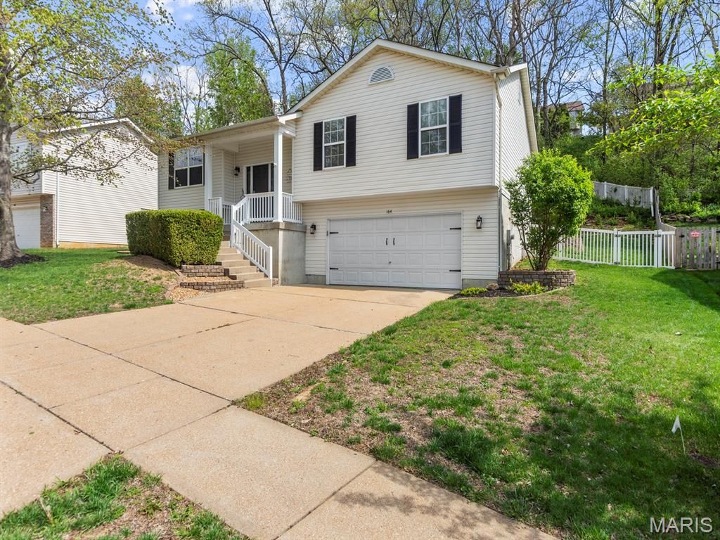 Photo of 164 Keystone Drive, Fenton, MO 63026 (MLS # 26018683)