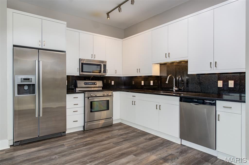 9 N Euclid Avenue 302