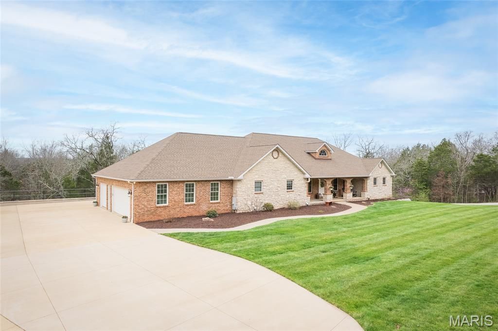 Photo of 130 Valley Oaks Lane, Union, MO 63084 (MLS # 26019439)