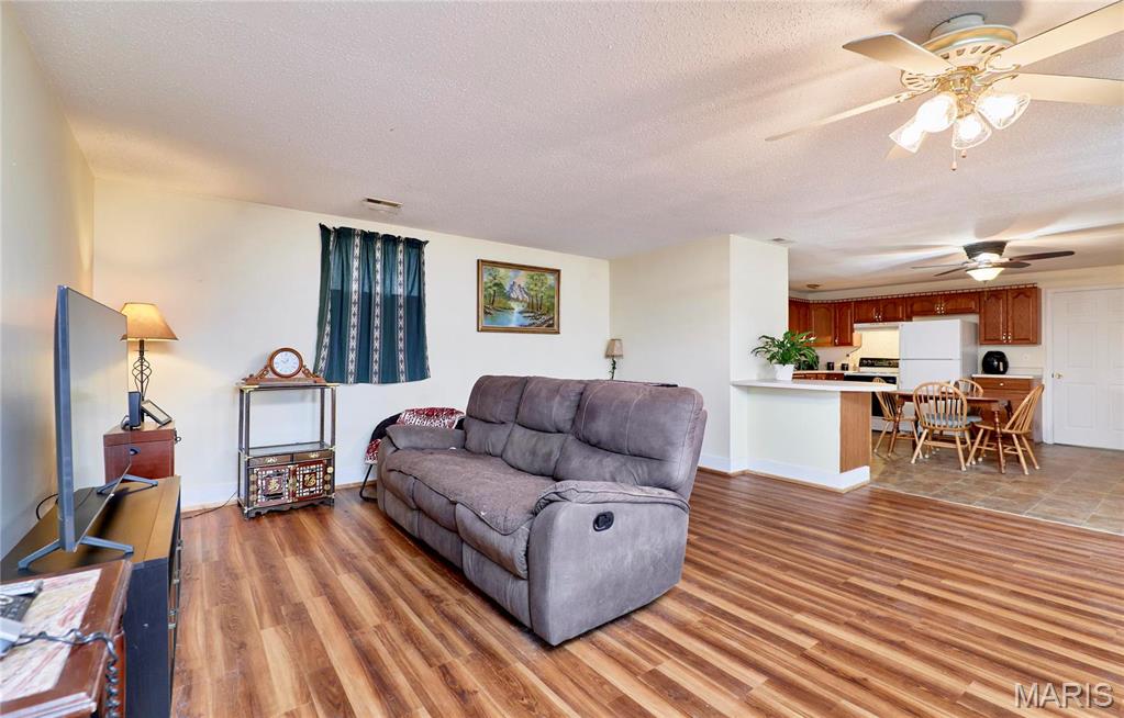 Clarksville, Missouri 63336, United States, 4 Bedrooms Bedrooms, ,2 BathroomsBathrooms,Residential,Active,141050