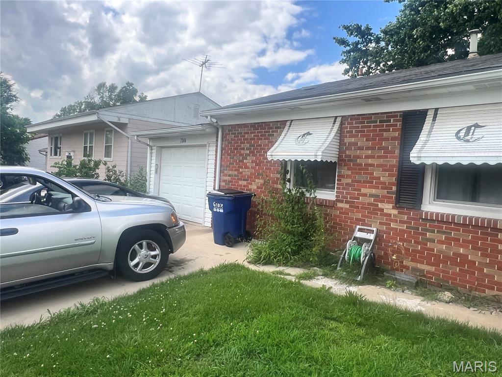 Photo of 7344 Mexico Road, St Peters, MO 63376 (MLS # 26037282)