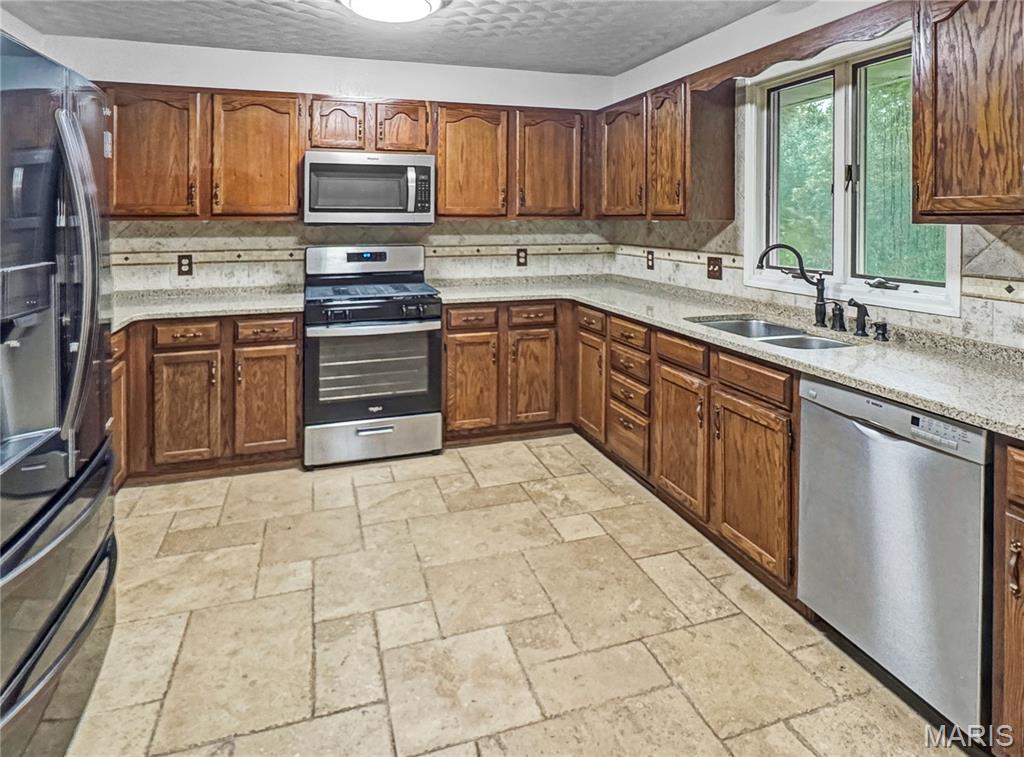 4600 Hilltop Drive