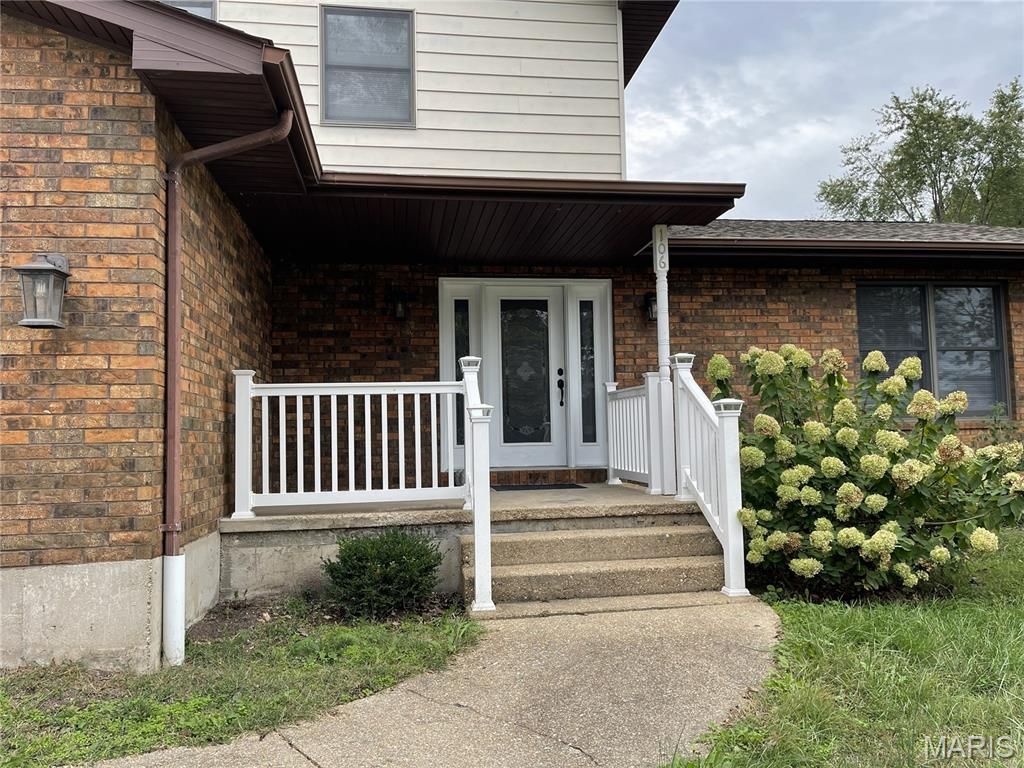 Photo of 106 Trainer Avenue, Cuba, MO 65453 (MLS # 26020070)