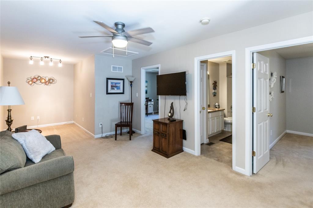 Manchester, Missouri 63088, United States, 3 Bedrooms Bedrooms, ,3 BathroomsBathrooms,Residential,Pending,135823