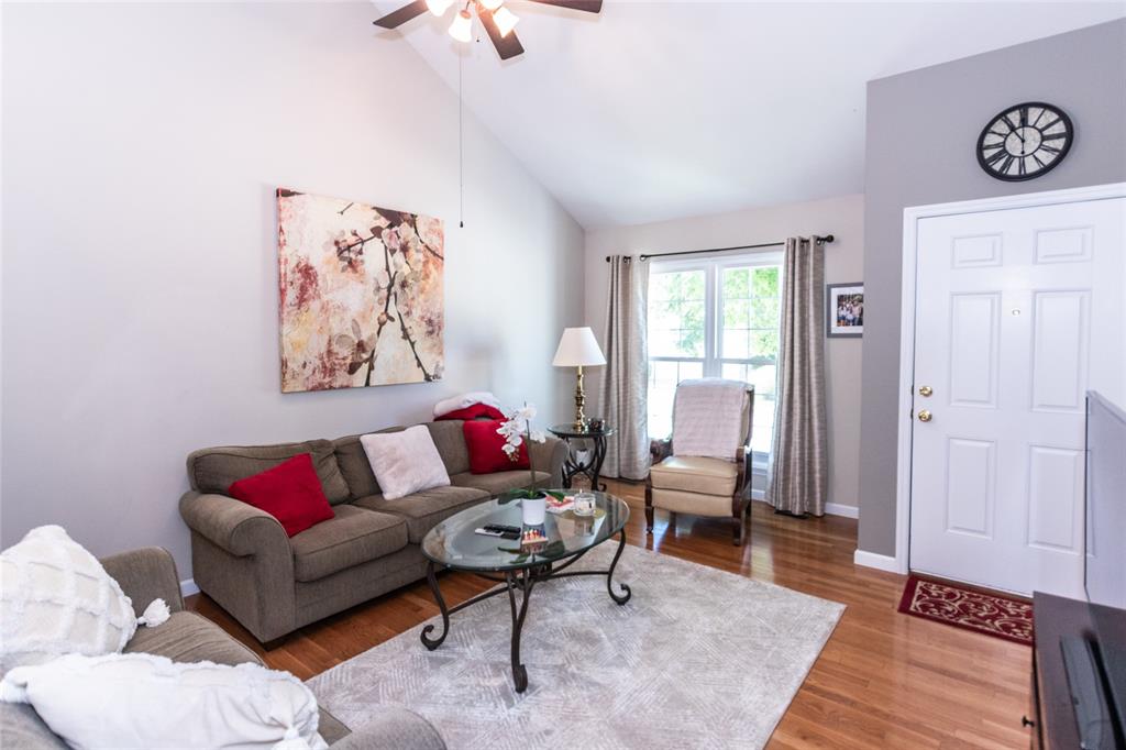 Manchester, Missouri 63088, United States, 3 Bedrooms Bedrooms, ,3 BathroomsBathrooms,Residential,Pending,135823