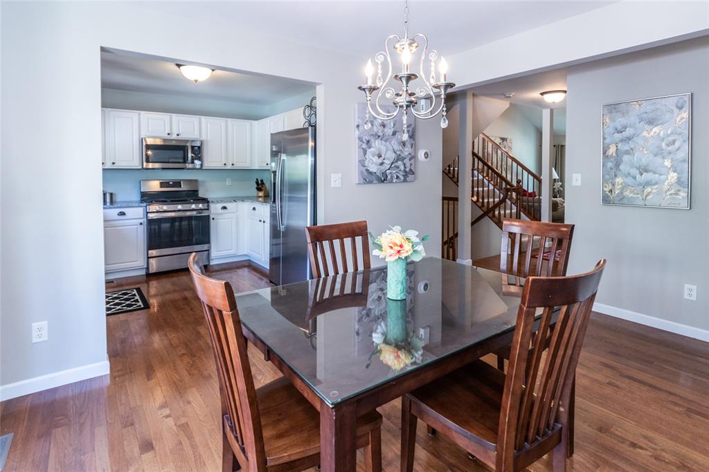 Manchester, Missouri 63088, United States, 3 Bedrooms Bedrooms, ,3 BathroomsBathrooms,Residential,Pending,135823