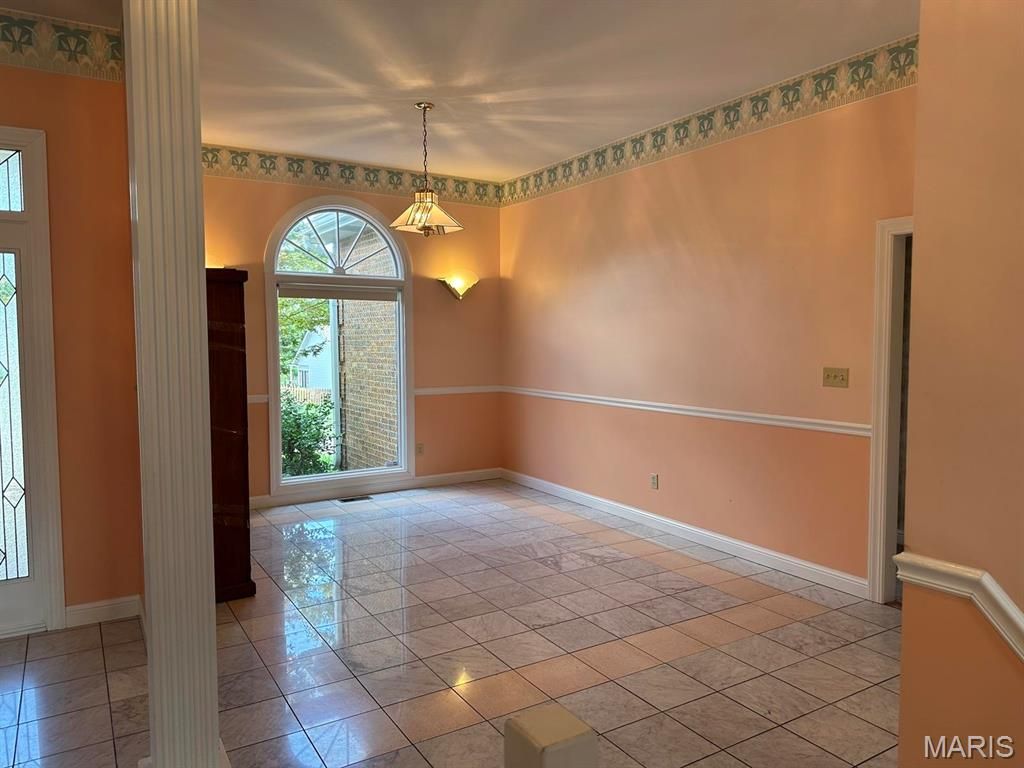 Photo of 4 Grayson Ridge Drive, Washington, MO 63090 (MLS # 26029258)