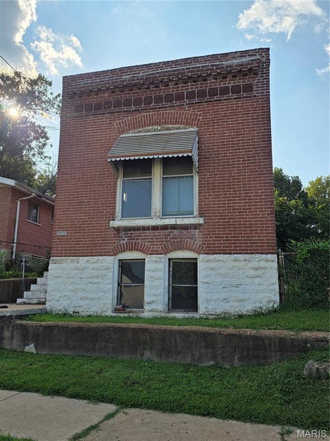 Photo of 6223 Pennsylvania Avenue, St Louis, MO 63111 (MLS # 26059022)