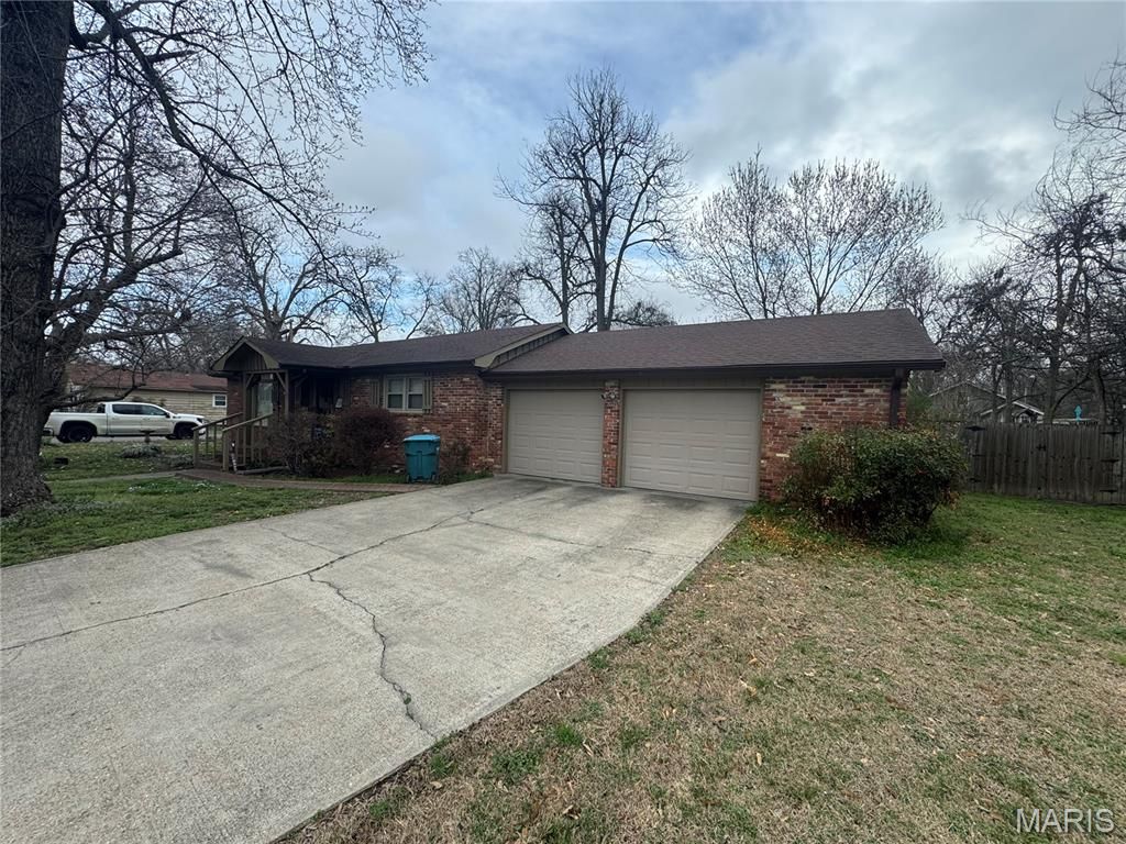 Photo of 933 Beckwith Avenue, Caruthersville, MO 63830 (MLS # 26014056)