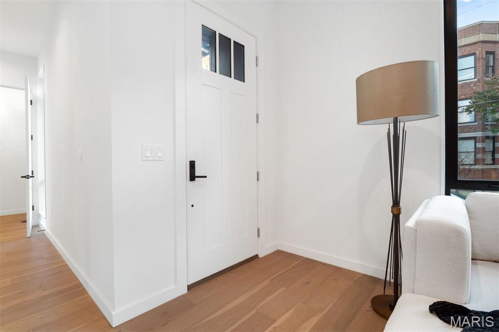 215 N Sarah Street 8