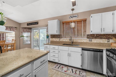 Tiny photo for 151 Aspencade Circle, St Peters, MO 63376 (MLS # 26067941)
