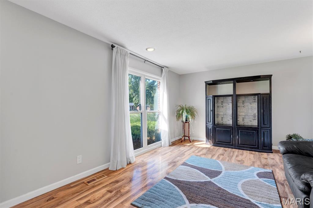 432 Glan Tai Drive