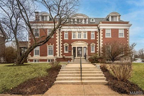 Photo of St Louis, MO 63104 (MLS # 26007183)