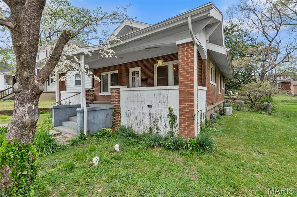 Photo of 1536 Whitener Street, Cape Girardeau, MO 63701 (MLS # 26017394)