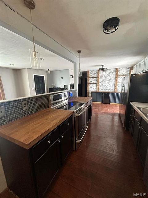 Tiny photo for 6636 County Road 423, Palmyra, MO 63461 (MLS # 26019359)