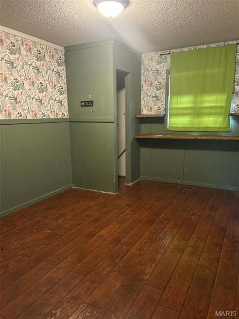 Tiny photo for 6636 County Road 423, Palmyra, MO 63461 (MLS # 26019359)