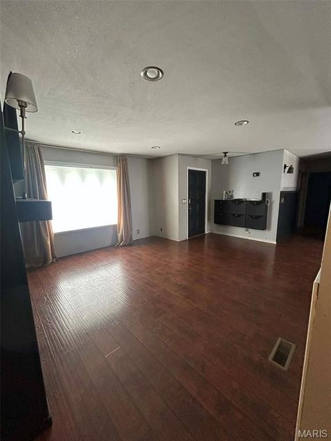 Tiny photo for 6636 County Road 423, Palmyra, MO 63461 (MLS # 26019359)