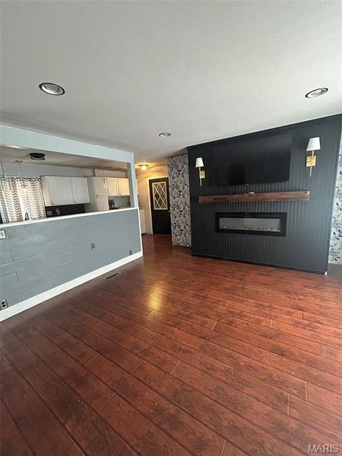 Tiny photo for 6636 County Road 423, Palmyra, MO 63461 (MLS # 26019359)