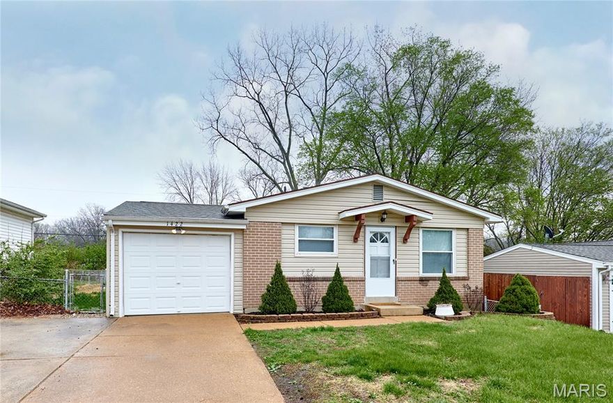 Recently remodeled 3+ Bedroom RANCH in the heart of St. Charles! Just minutes from highways 94 and 364. Newer flooring, stainless steel appliances, new garage door opener, newer carpet and paint throughout! Finished lower level w/ additional sleeping area! Fenced backyard! HUGE 1 car Garage! Don't miss out on this one!