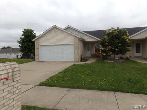 Photo of 125 Auburn Court #A, Highland, IL 62249 (MLS # 26031874)
