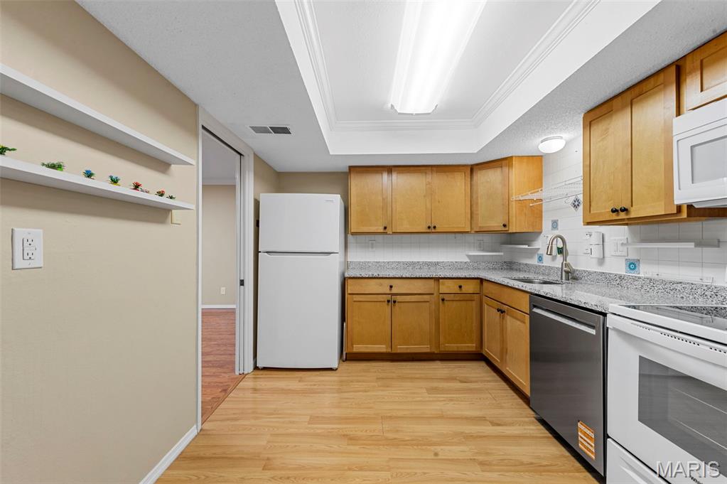 Cambridge Courts Condo - Residential