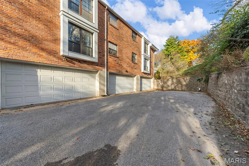 Cambridge Courts Condo - Residential