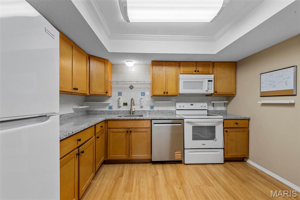 Cambridge Courts Condo - Residential