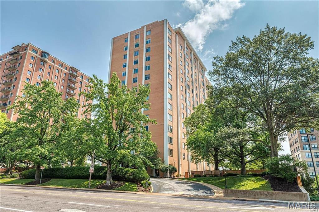 900 S Hanley Road 15E