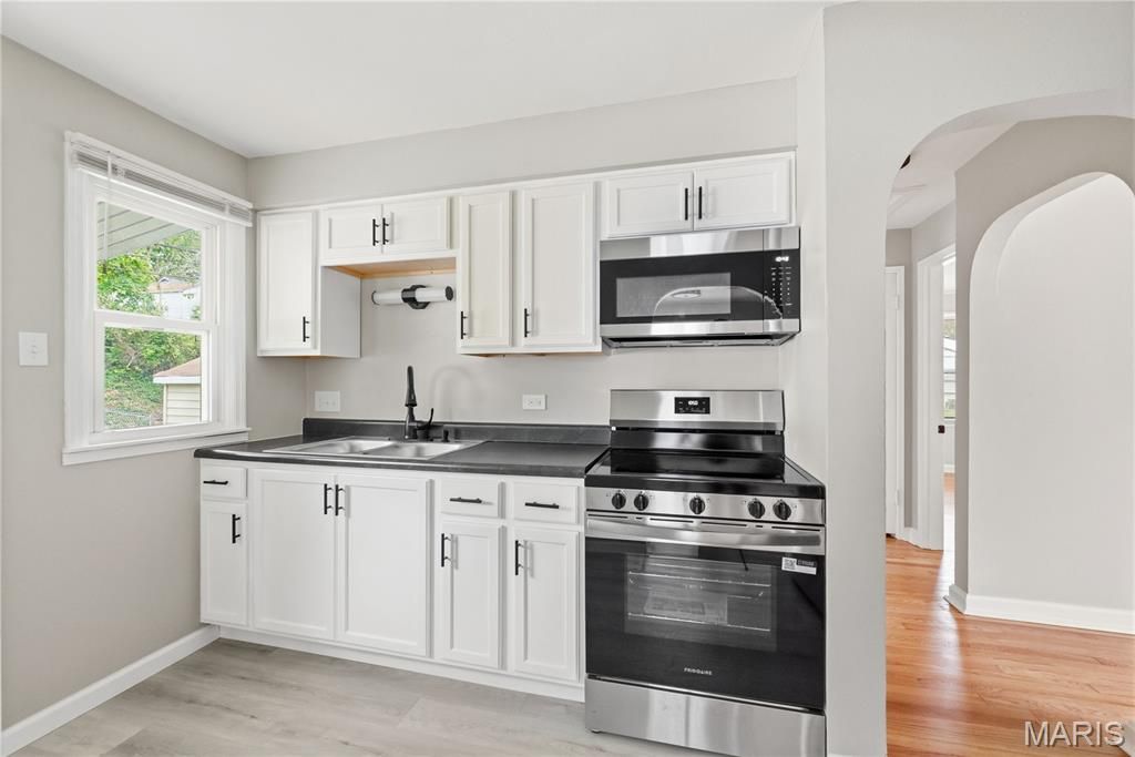 Photo of 7912 Monroe Drive, St Louis, MO 63133 (MLS # 26028386)