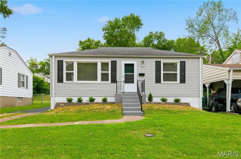 Photo of 7912 Monroe Drive, St Louis, MO 63133 (MLS # 26028386)