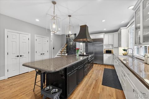 Tiny photo for 2221 Stonegate Manor Court, Chesterfield, MO 63017 (MLS # 26010385)